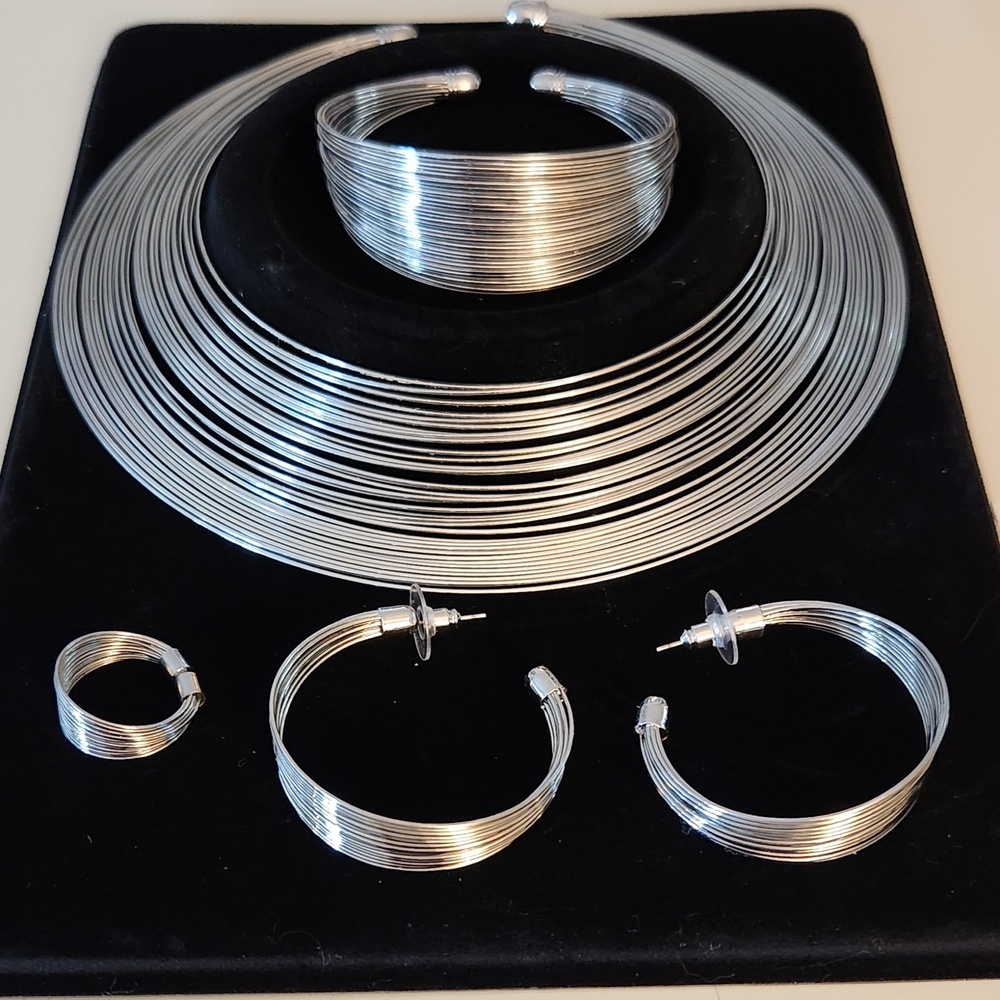 Elegant 4 pc Silver Colored Jewelry Set